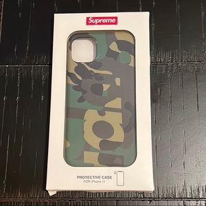 SUPREME iPhone11 case